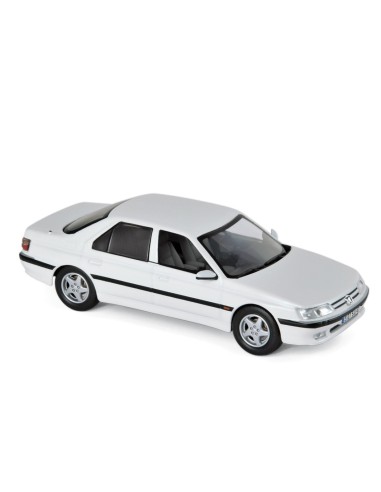 1:43 Peugeot 605 1998 - White