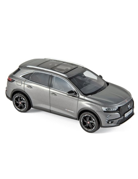 1:43 DS 7 CrossbackPerformance Line 2018-Platinium