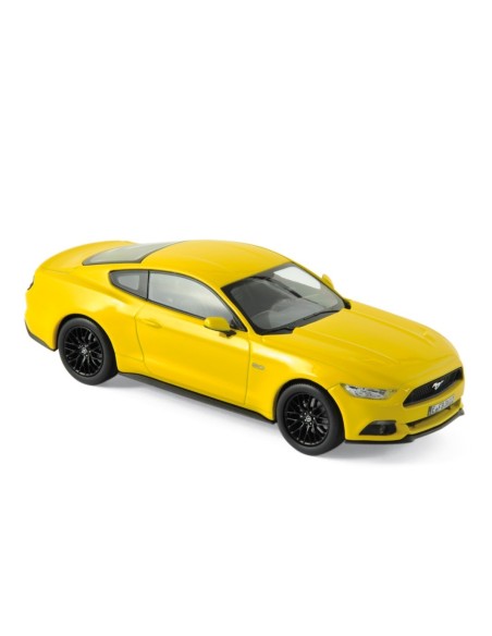 1:43 Ford Mustang Fastback 2015 - Yellow