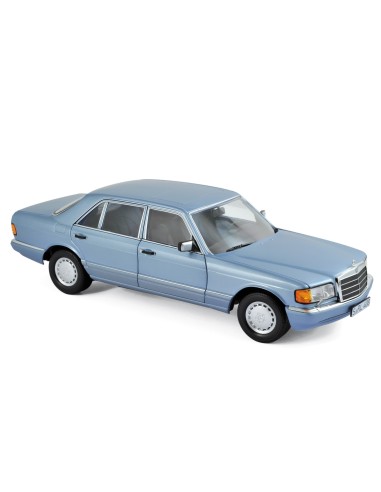 1:18 Mercedes-Benz 560 SEL 1990 - Pearl Blue