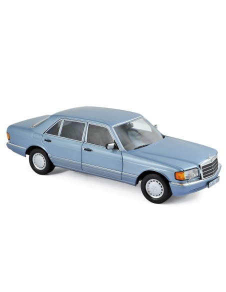 1:18 Mercedes-Benz 560 SEL 1990 - Pearl Blue