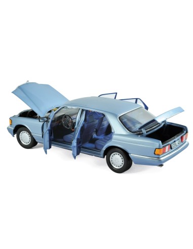 1:18 Mercedes-Benz 560 SEL 1990 - Pearl Blue