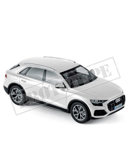1:43 Audi Q8 2018 -White