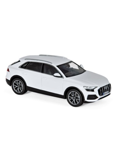 1:43 Audi Q8 2018 -White