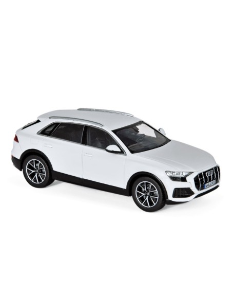 1:43 Audi Q8 2018 -White