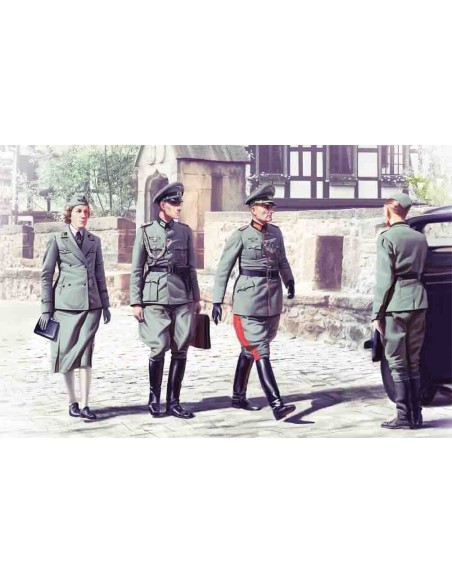 1:35 WWII German Staff Personnel (4 figures)