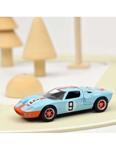 1:43 FORD GT40 1968 NUM 9 X4