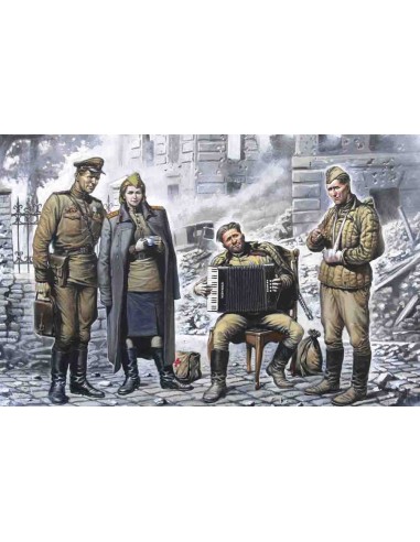 1:35 May 1945 (4 figures - 1 officer, 2 soldiers, 