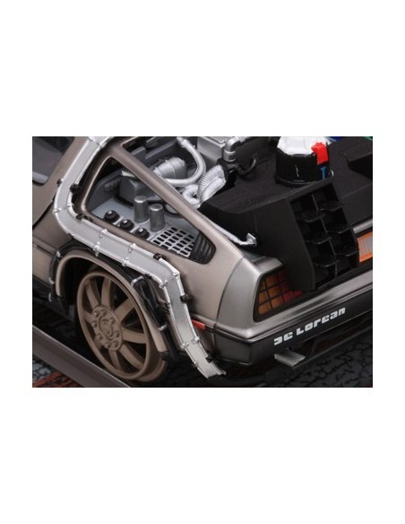 1:18 De Lorean-Back to the Future Part II Railroad
