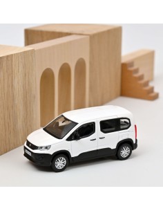 1:43 PEUGEOT RIFTER 2018 -WHITE
