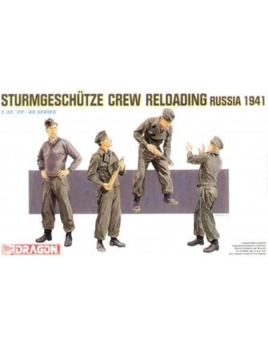 1:35 Sturmgeschütze Crew Reloading (Russia 1941)