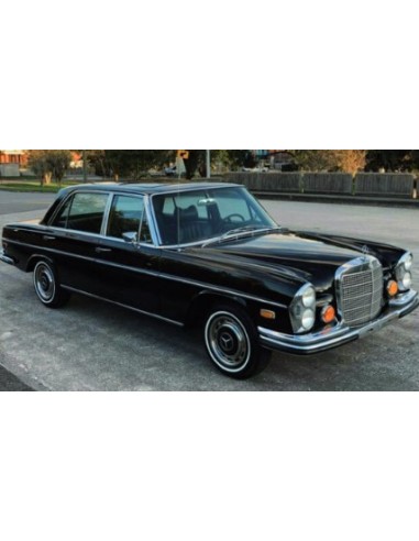 1:18 Mercedes-Benz 280 SE 1968- Black