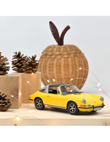 1:18 PORSCHE 911 E TARGA 1969 YELLOW