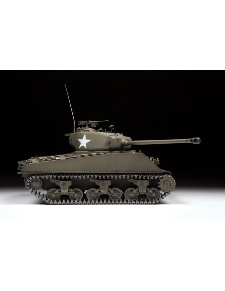 135 M4A3 76MM SHERMAN TANK