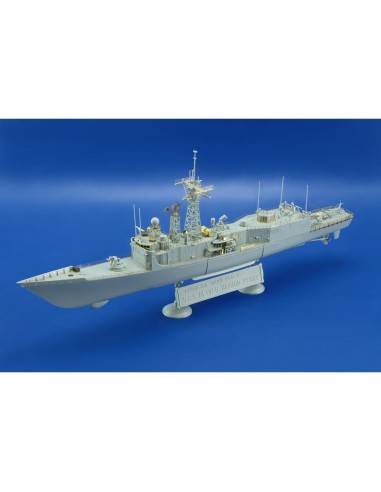 1:350 USS Oliver Hazard Perry FFG-7