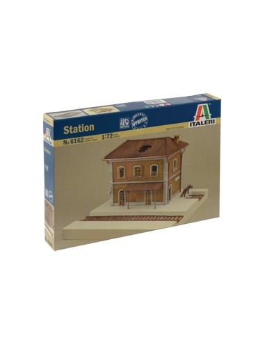 1:72 Train Station