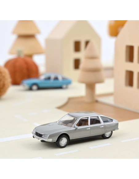 1:64 DISPLAY 36  CITROEN CX BLEU